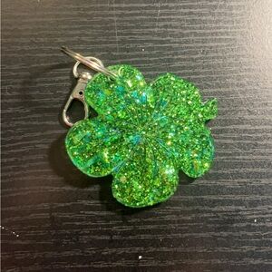 Green flower keychain